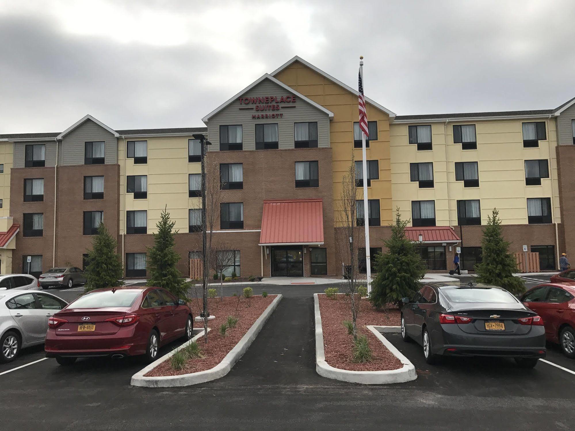 Towneplace Suites By Marriott New Hartford Exterior foto
