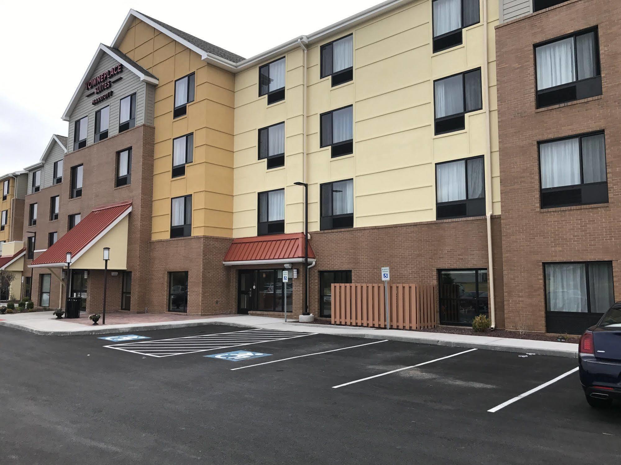 Towneplace Suites By Marriott New Hartford Exterior foto